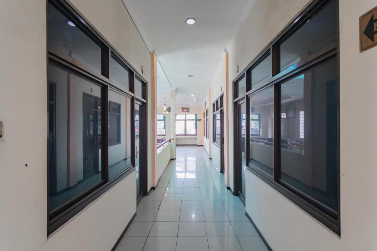 RedDoorz near Tegalega Bandung Hotel Bagian luar foto